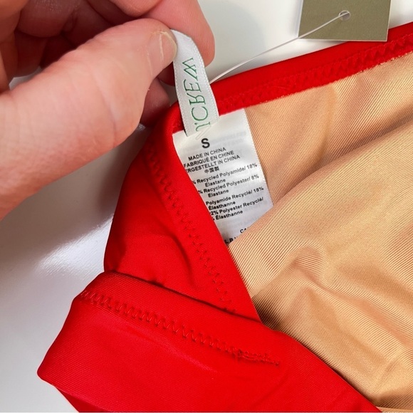 DD halter tie-back bikini top with mesh red - Picture 4 of 5